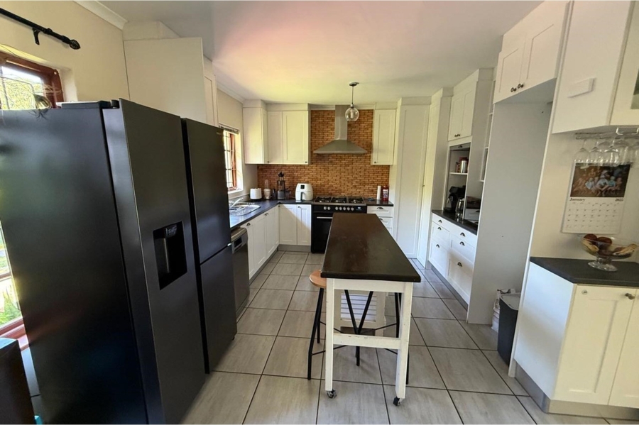 3 Bedroom Property for Sale in Roundhay Western Cape